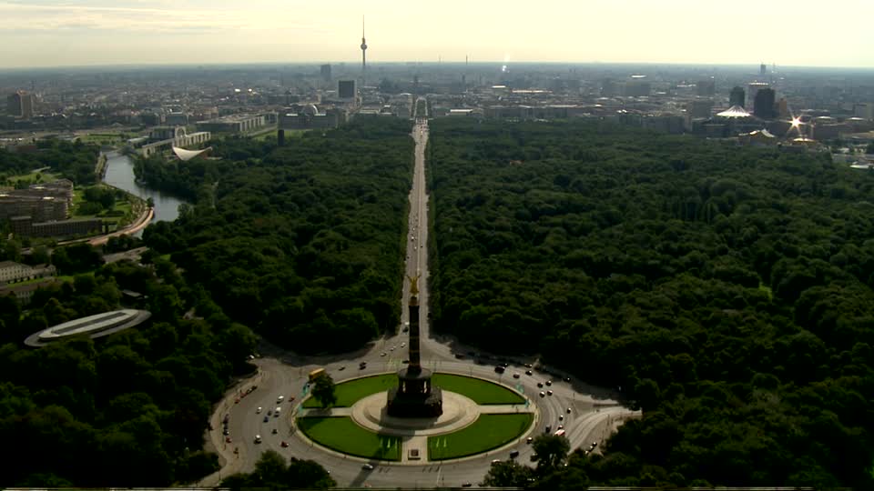 Delight-Magazine-Tiergarten-Berlin-footage.framepoolcom